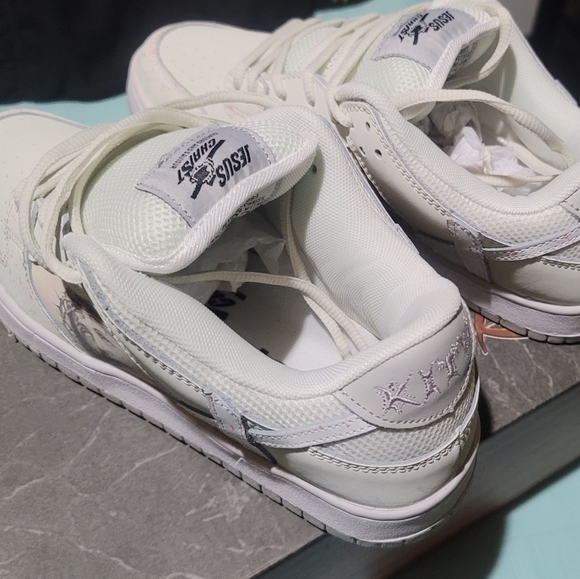 Shoes - Picture 5 of 5